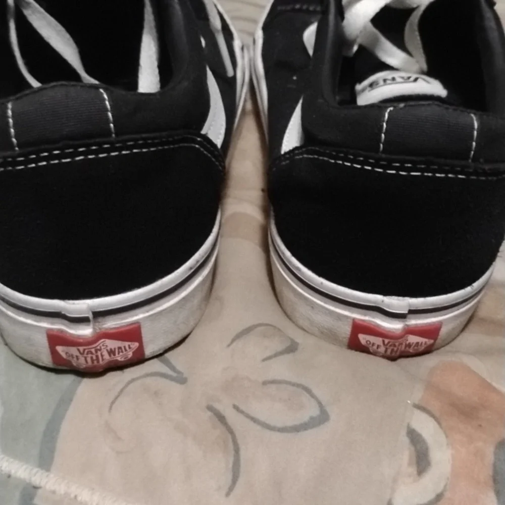 Vans - Picture 4 of 5
